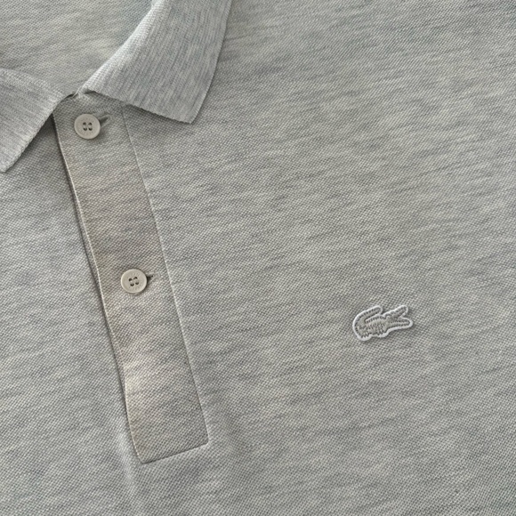 Lacoste Men's Light Gray Polo Shirt with Navy Accents - Picture 3 of 11